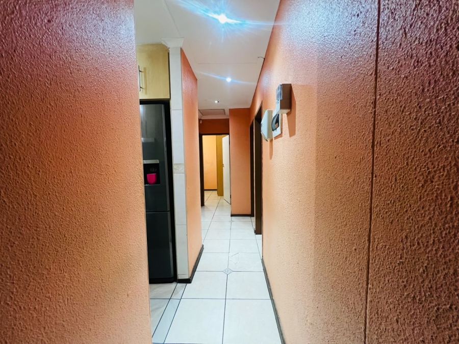 3 Bedroom Property for Sale in Tlhabane West North West